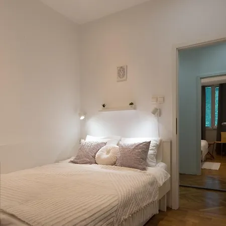 Like Apartment *